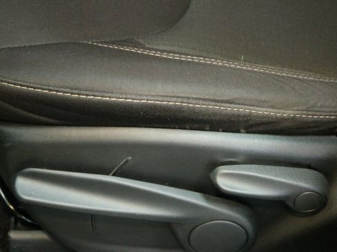 Used 2016 Jeep Cherokee Latitude w/ Cold Weather Group image 19