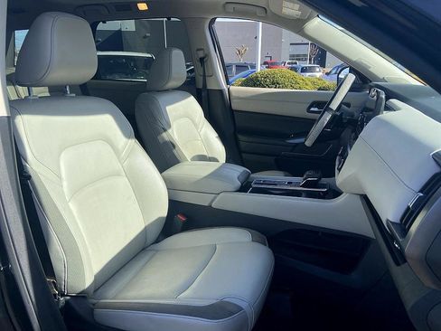 Certified 2022 Nissan Pathfinder SL w/ SL Premium Package image 18