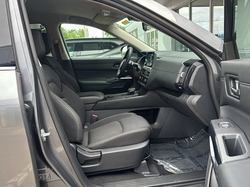 Used 2024 Nissan Pathfinder S AWD/4WD image 13
