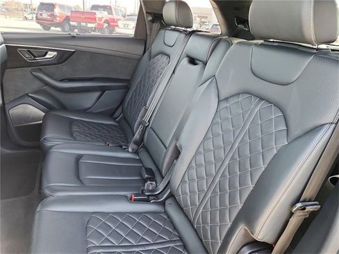 Used 2020 Audi SQ7 Prestige w/ Prestige Package image 24