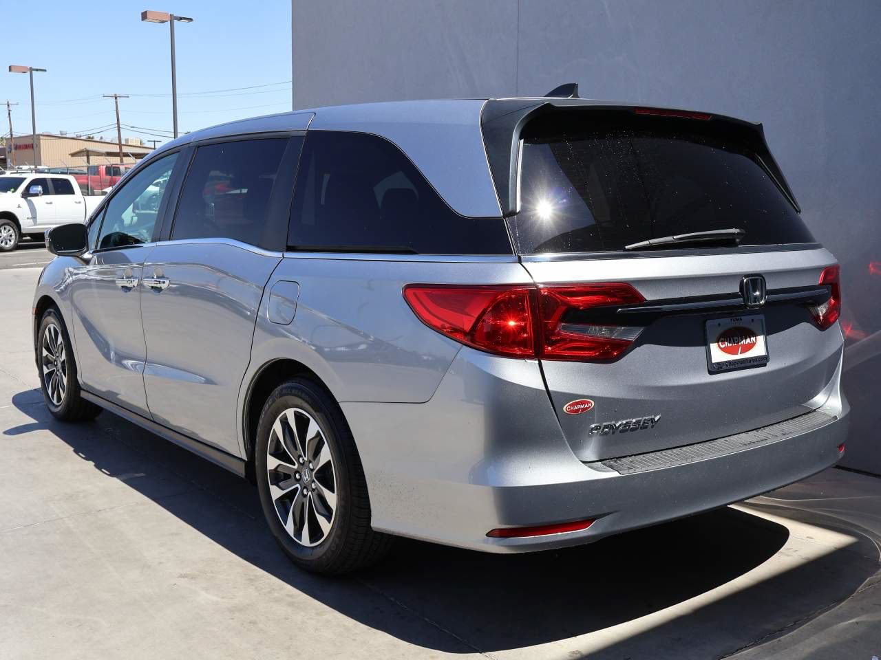 Used 2024 Honda Odyssey EX-L image 3