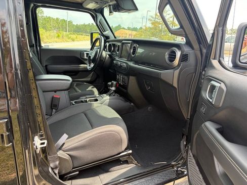 Used 2020 Jeep Gladiator Overland AWD/4WD image 58