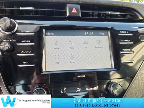 Used 2020 Toyota Camry SE FWD image 16
