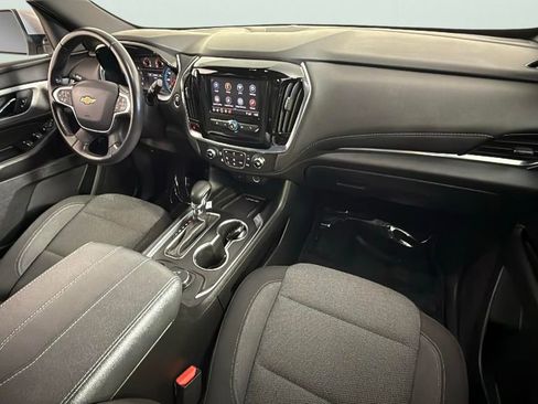 Used 2022 Chevrolet Traverse LT image 33