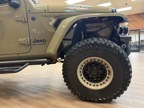 New 2025 Jeep Gladiator Willys image 15