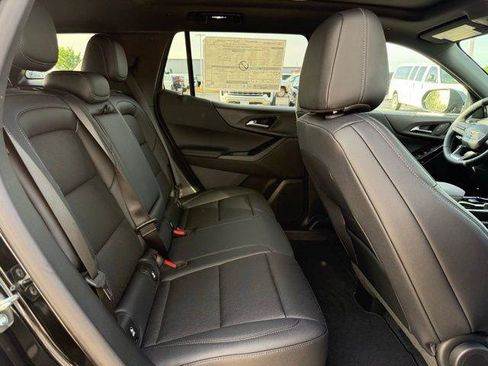 New 2026 Chevrolet Equinox LT w/ Convenience Package II FWD image 4