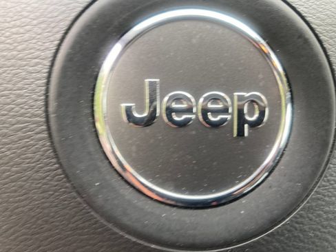 Used 2020 Jeep Cherokee Limited AWD/4WD image 28