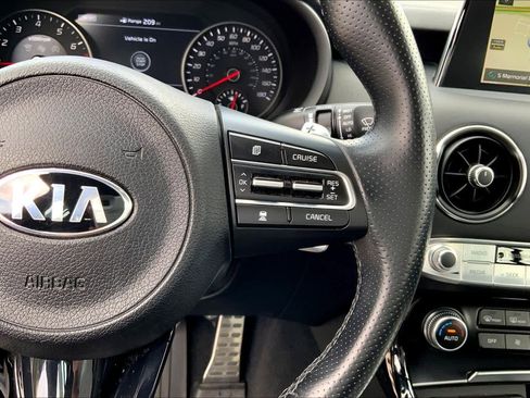 Used 2019 Kia Stinger GT2 image 23