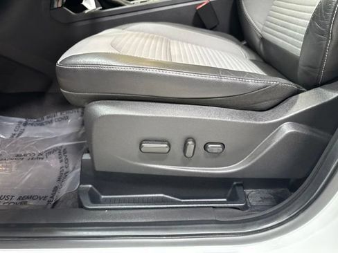Used 2018 Ford Escape SE w/ SE Sport Appearance Package FWD image 6