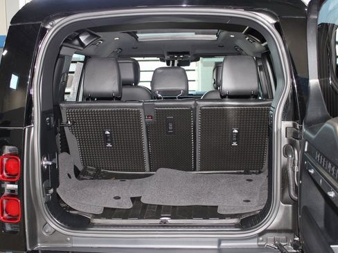 Used 2025 Land Rover Defender 110 X-Dynamic SE image 49