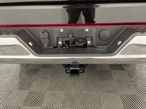 Used 2023 Chevrolet Silverado 1500 LT image 6