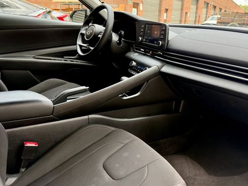 Used 2022 Hyundai Elantra SEL FWD image 13