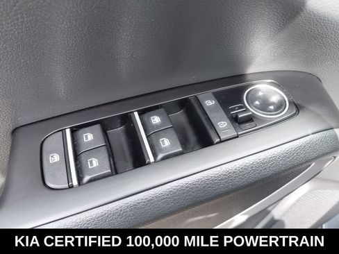 Certified 2025 Kia Soul LX w/ LX Technology Package FWD image 18