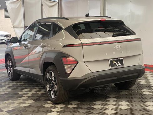Used 2025 Hyundai Kona SEL FWD image 4