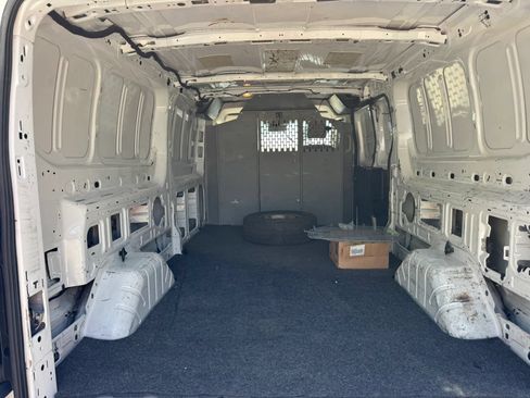 Used 2016 Ford Transit 250 148 Low Roof RWD image 32