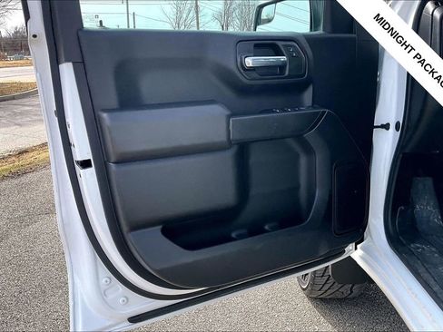Used 2024 Chevrolet Silverado 1500 W/T w/ Z71 Off-Road Package AWD/4WD image 22