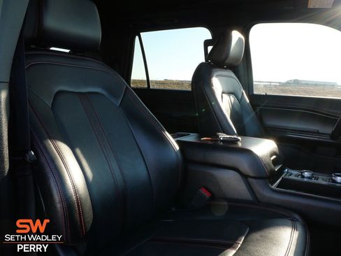 Used 2021 Ford Expedition Limited image 17