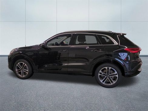 Used 2025 Audi Q5 Premium w/ Convenience Package image 6