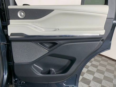 New 2025 Lincoln Navigator Reserve image 36