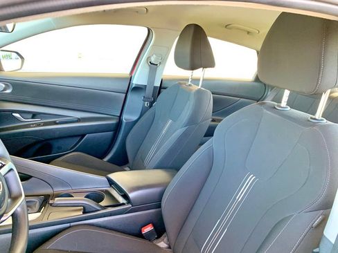 Used 2021 Hyundai Elantra SEL w/ Cargo Package FWD image 12