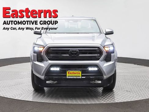 Used 2024 Toyota Tacoma SR5 AWD/4WD image 2