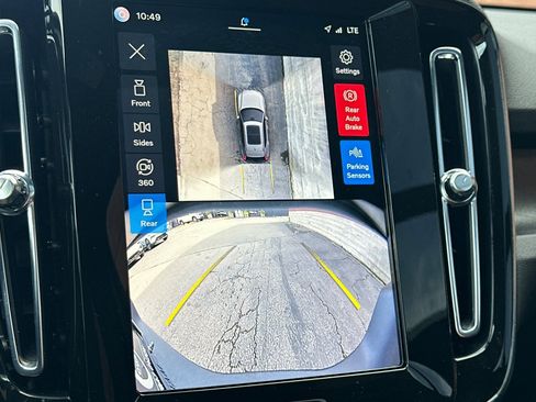 Used 2025 Volvo EX40 Ultra w/ Protection Package Premier image 23