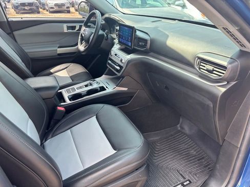 Used 2022 Ford Explorer XLT w/ Equipment Group 202A image 35