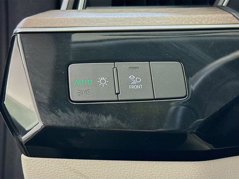 Used 2021 Audi e-tron Premium w/ Convenience Plus Package AWD/4WD image 17