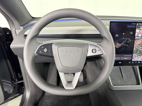 Used 2026 Tesla Model Y 2WD image 25