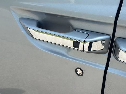 Used 2016 Honda Odyssey Touring Elite image 11