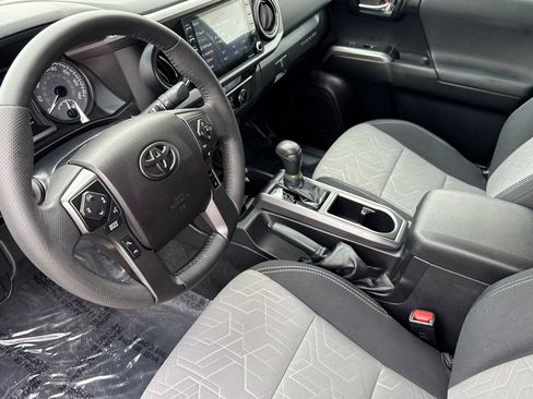 Used 2021 Toyota Tacoma TRD Off-Road w/ Technology Package image 10