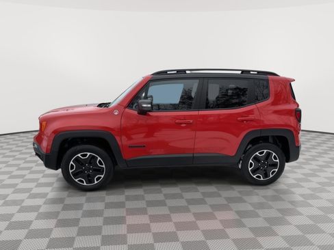 Used 2016 Jeep Renegade Trailhawk image 4
