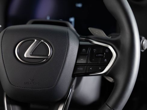 Used 2025 Lexus GX 550 w/ Cold Area Package AWD/4WD image 35