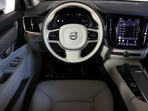 Used 2023 Volvo S90 B6 Plus AWD/4WD image 17