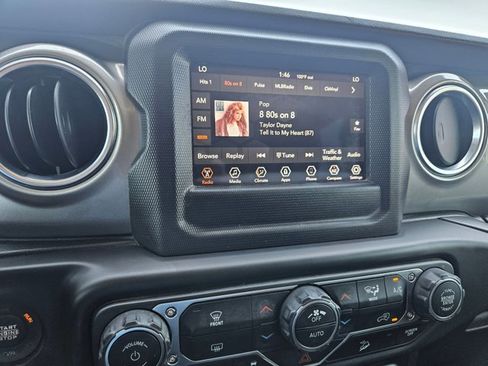 Used 2019 Jeep Wrangler Unlimited Sahara AWD/4WD image 13