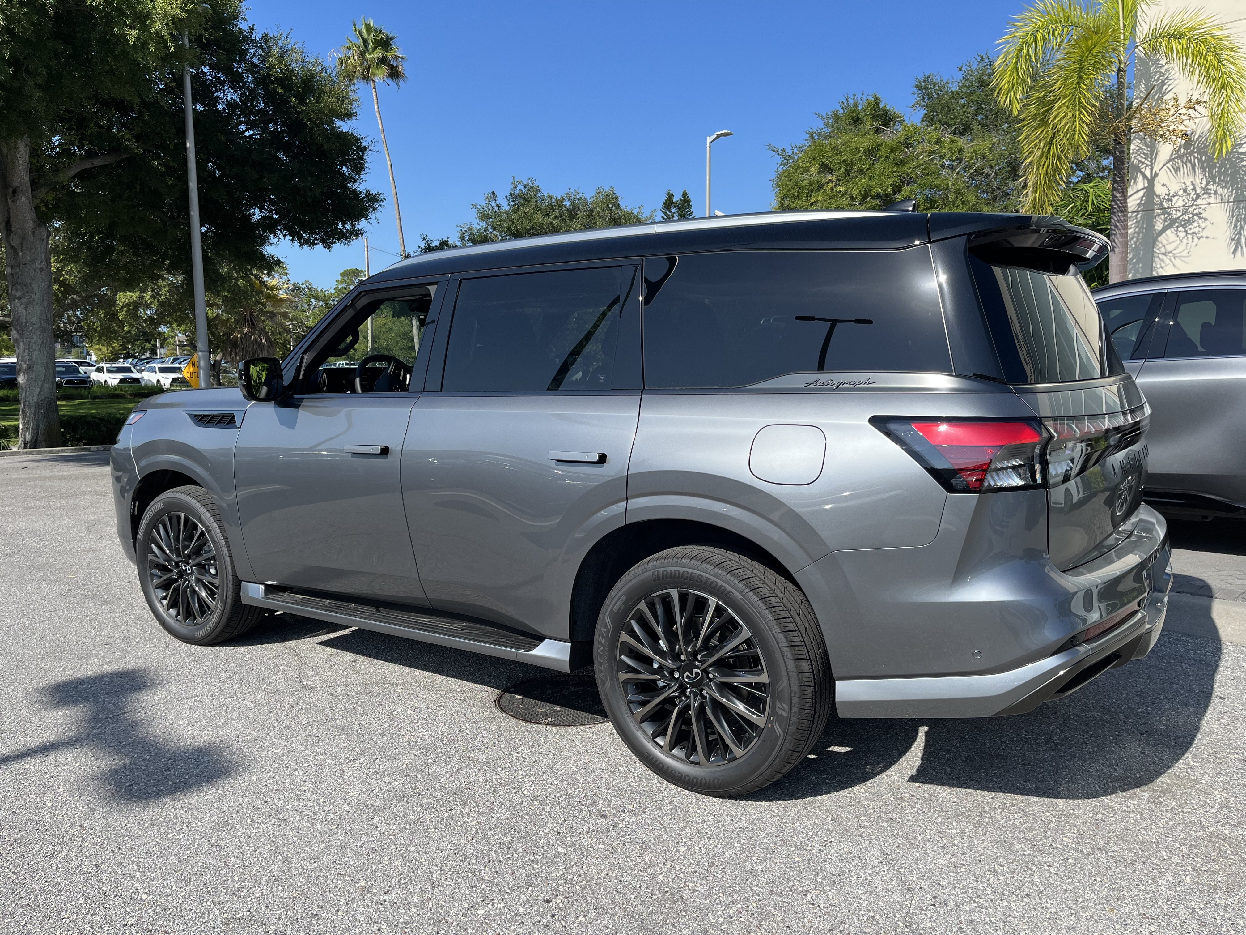 New 2027 INFINITI QX80 Autograph w/ Premium Cargo Package AWD/4WD image 3