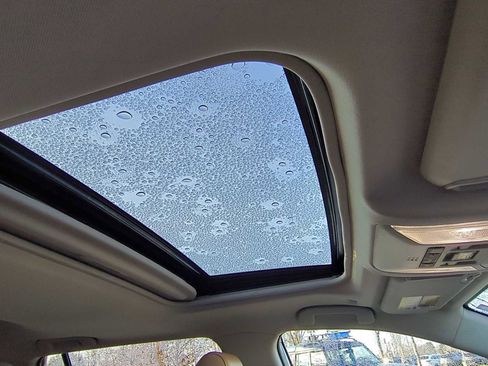 Used 2023 Toyota RAV4 XLE Premium image 23