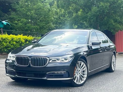 Used 2016 BMW 750i xDrive AWD/4WD image 1