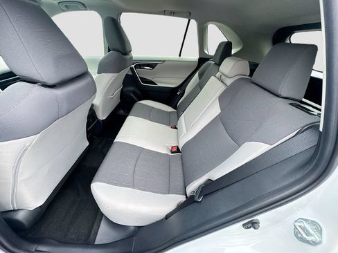 Used 2019 Toyota RAV4 XLE AWD/4WD image 23
