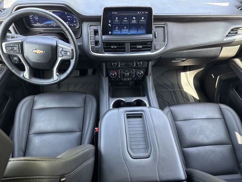 Used 2024 Chevrolet Suburban LT w/ Luxury Package image 28