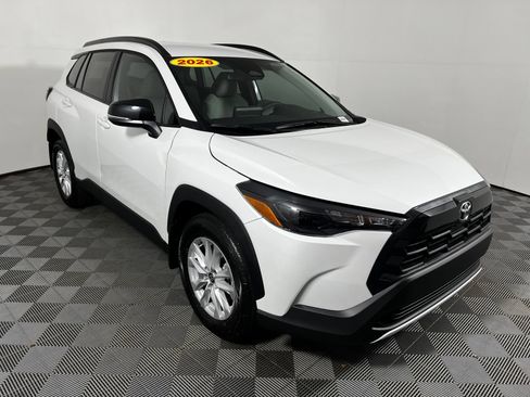 Used 2026 Toyota Corolla Cross LE AWD/4WD image 3