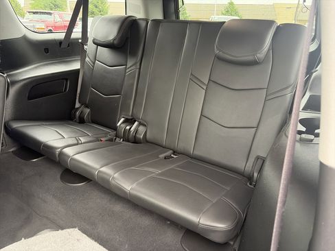 Used 2018 Cadillac Escalade ESV Luxury AWD/4WD image 26