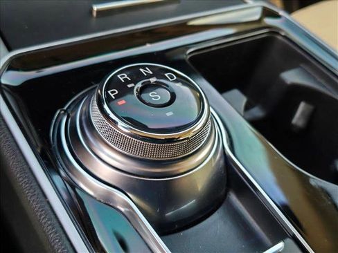 Used 2020 Ford Edge SEL w/ Convenience Package image 16