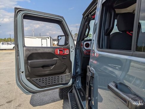 Used 2025 Jeep Wrangler Willys image 53