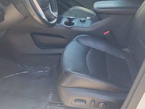 Used 2024 GMC Terrain SLT AWD/4WD image 31