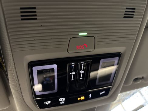 New 2026 Volkswagen Tiguan SE image 26