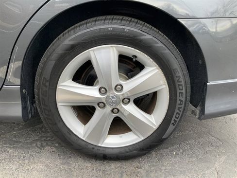 Used 2010 Toyota Camry image 11