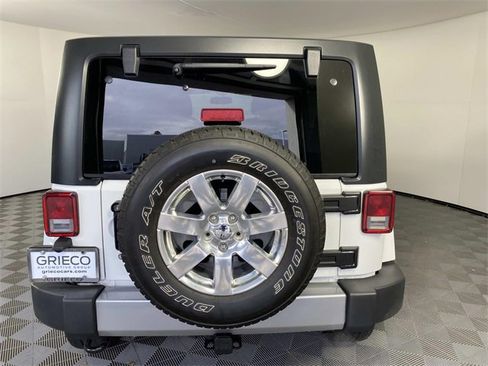 Used 2018 Jeep Wrangler Unlimited Sahara w/ Connectivity Group image 7