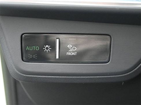 Used 2022 Audi e-tron GT Premium Plus image 16