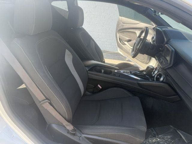 Used 2016 Chevrolet Camaro LT RWD image 10